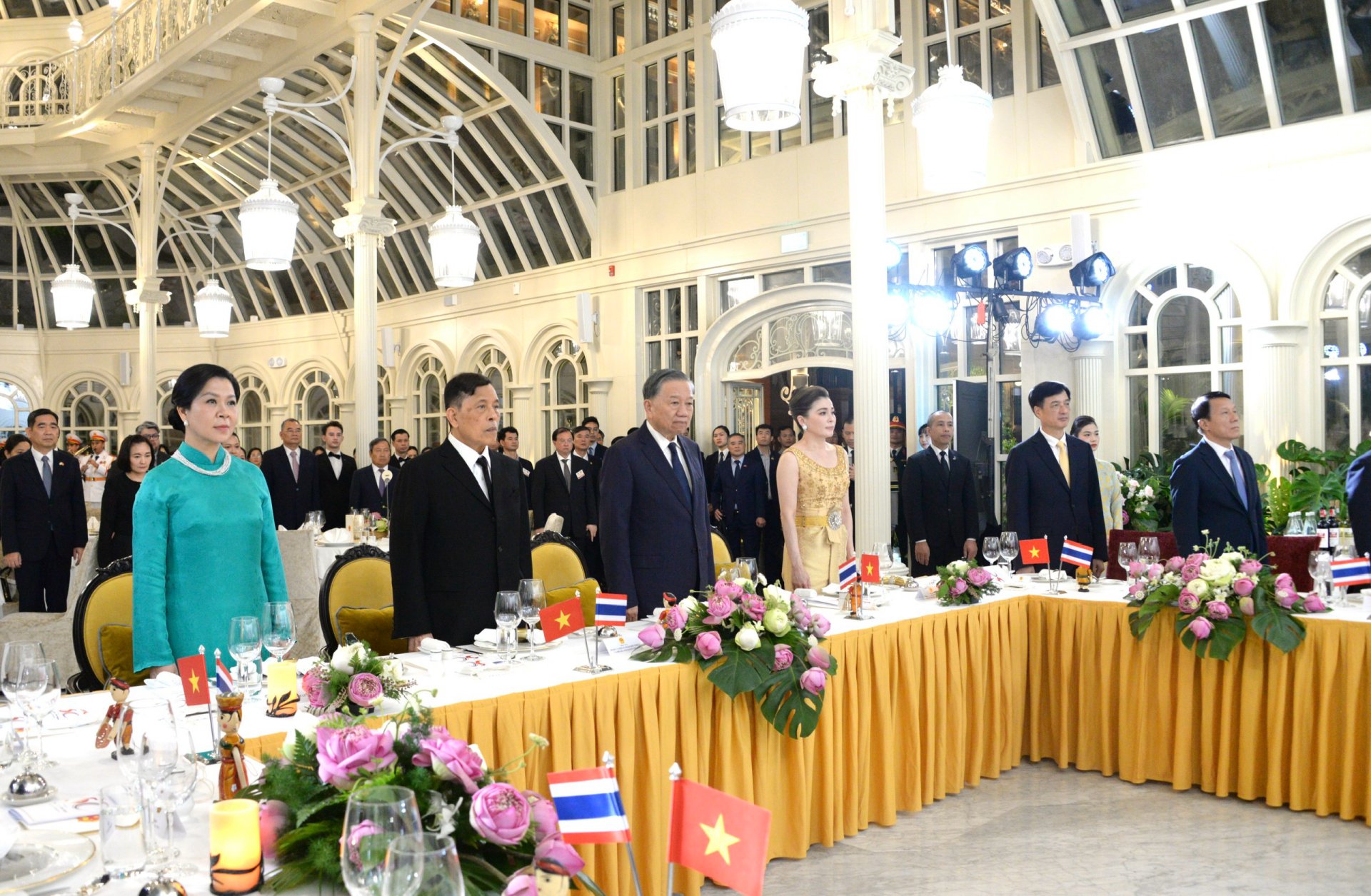 トー・ラム書記長・国家主席 タイ国王夫妻を招き晩餐会